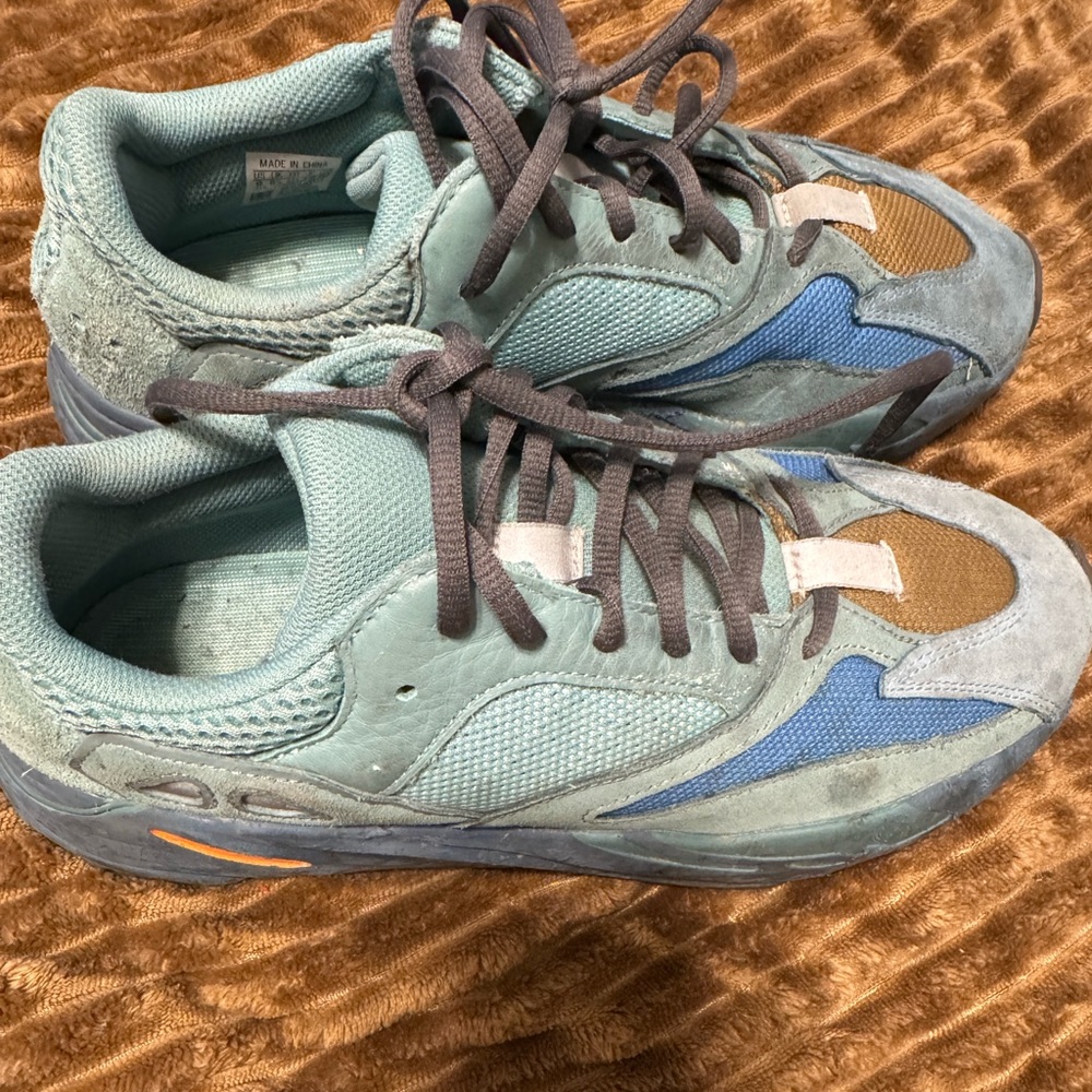 “Faded Azure” yeezy boosts 700